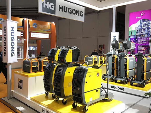 进博会首日太阳城官网意大利CEA展位展品太阳城官网CEA数字化焊机