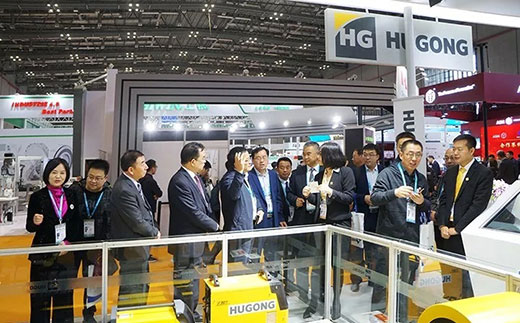 甘肃省天水市常务副市长莅临太阳城官网意大利CEA展位