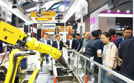 第二届进博会太阳城官网意大利CEA展位机械人系统受到极大关注